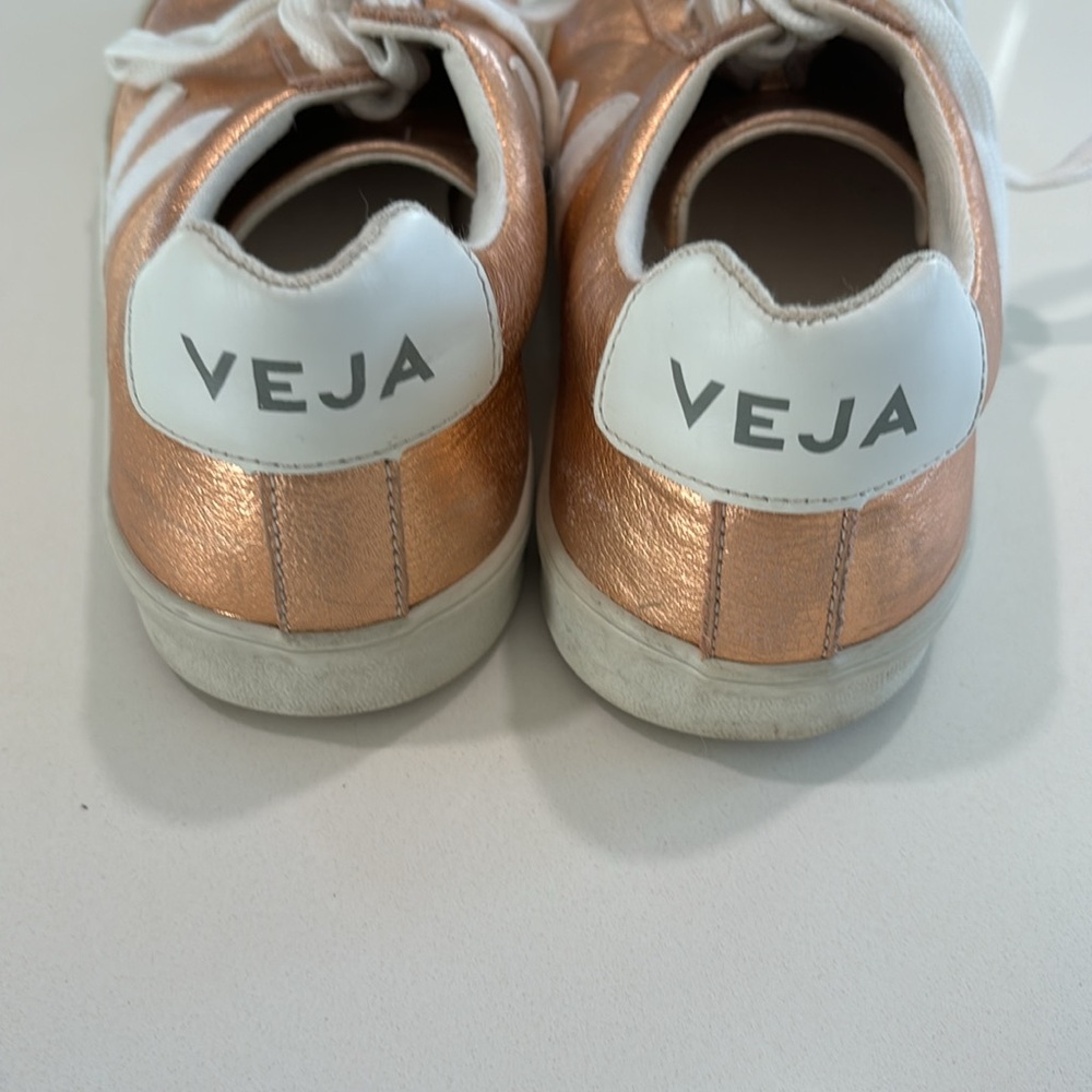 Veja - Picture 3 of 6